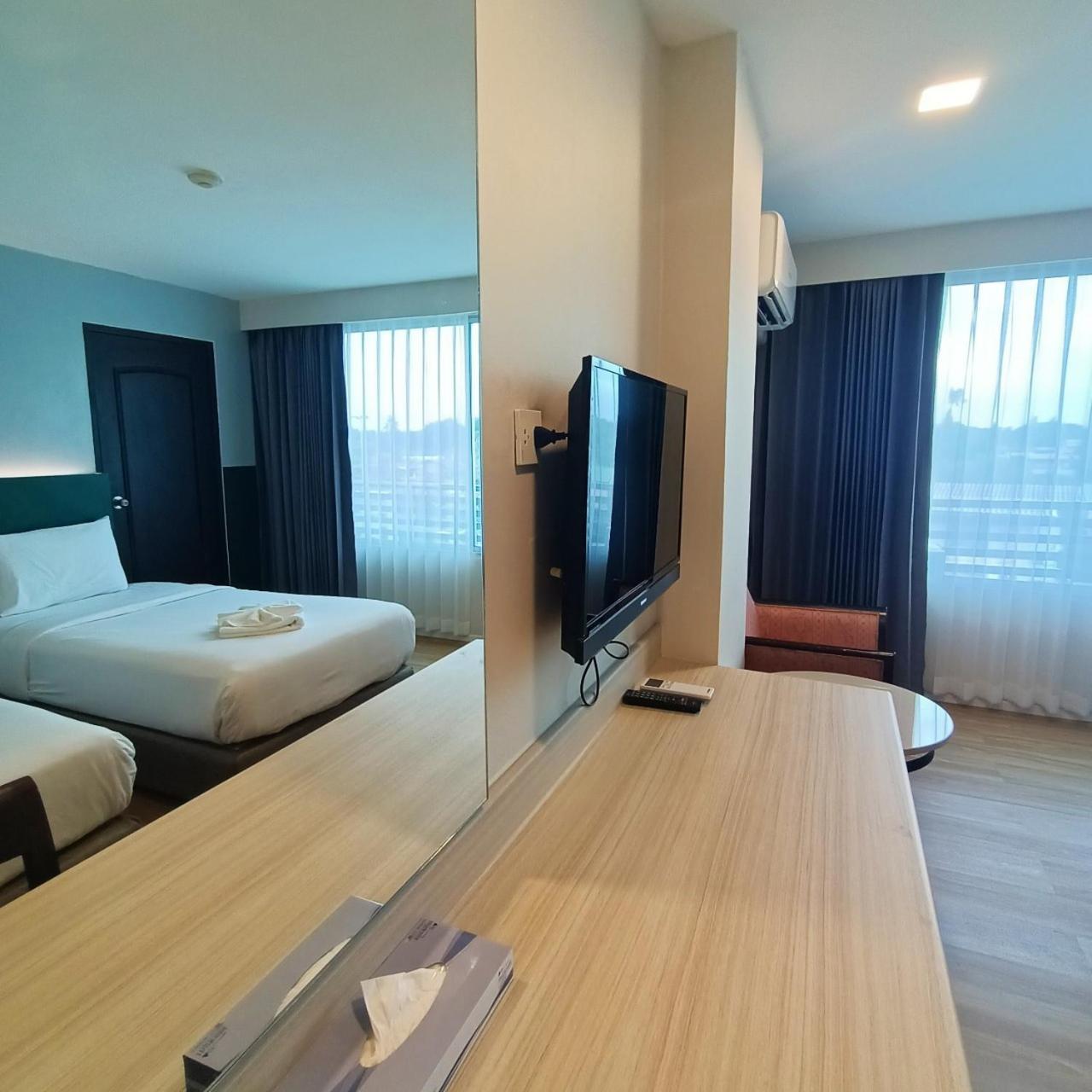 Mayflower Grande Hotel Phitsanulok Εξωτερικό φωτογραφία