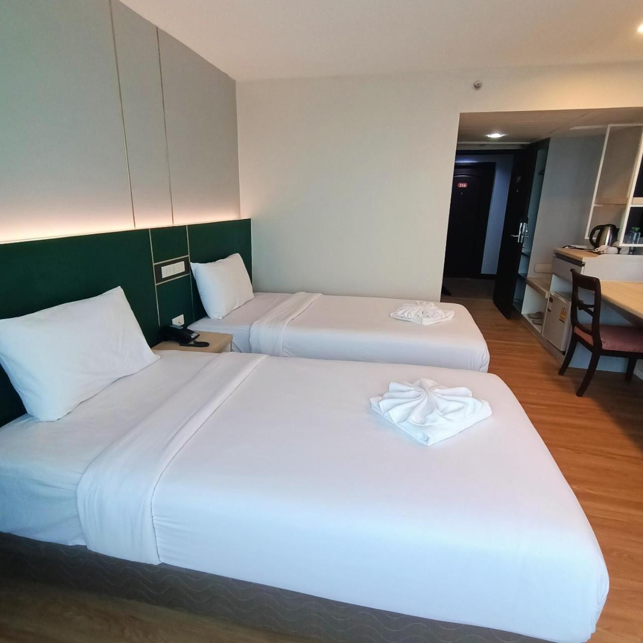 Mayflower Grande Hotel Phitsanulok Εξωτερικό φωτογραφία
