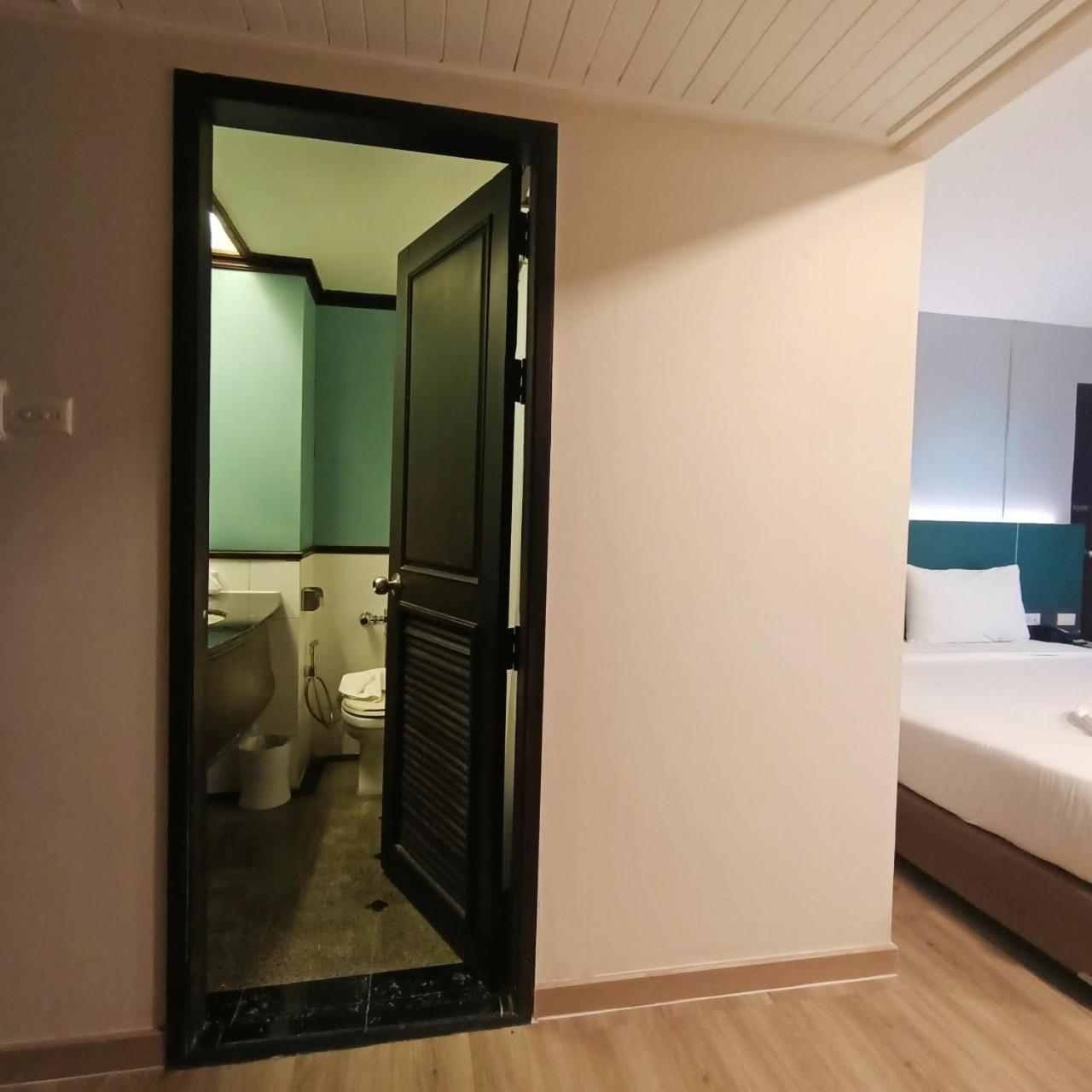 Mayflower Grande Hotel Phitsanulok Εξωτερικό φωτογραφία