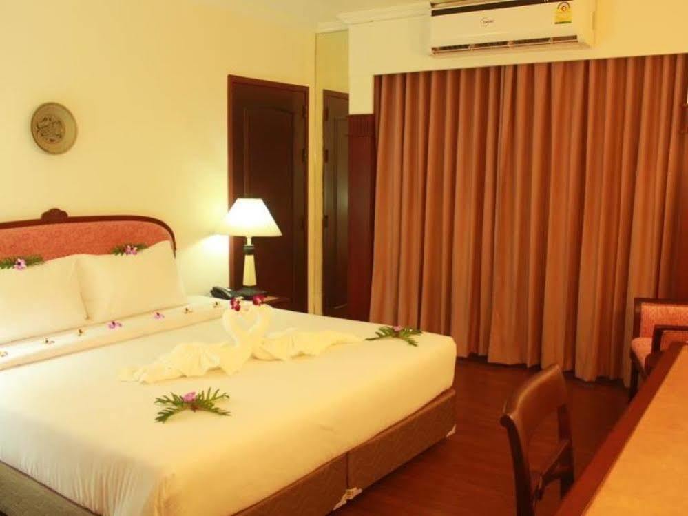 Mayflower Grande Hotel Phitsanulok Εξωτερικό φωτογραφία