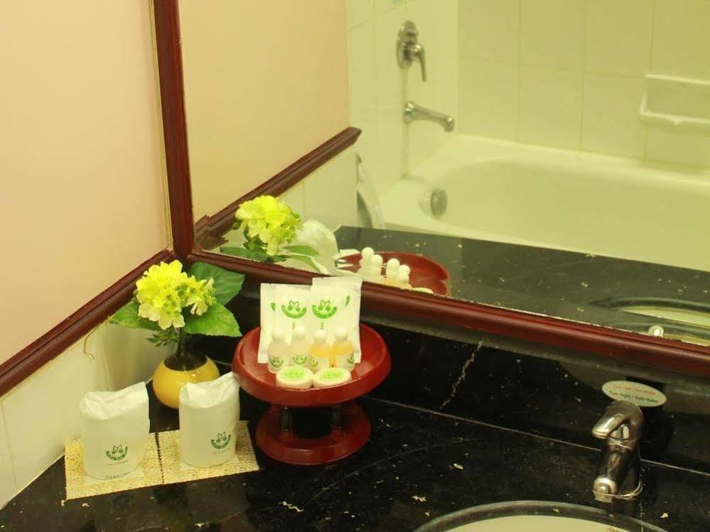 Mayflower Grande Hotel Phitsanulok Εξωτερικό φωτογραφία